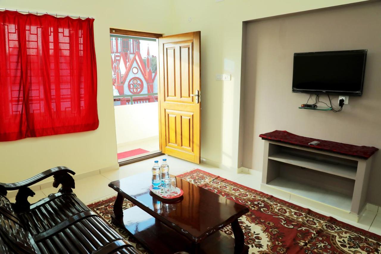 بونديتْشيري Lia'S Homestay المظهر الخارجي الصورة