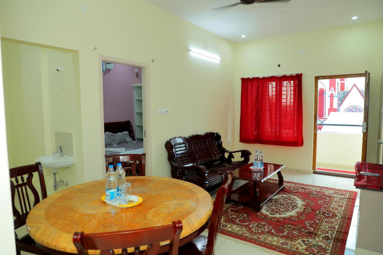 بونديتْشيري Lia'S Homestay المظهر الخارجي الصورة