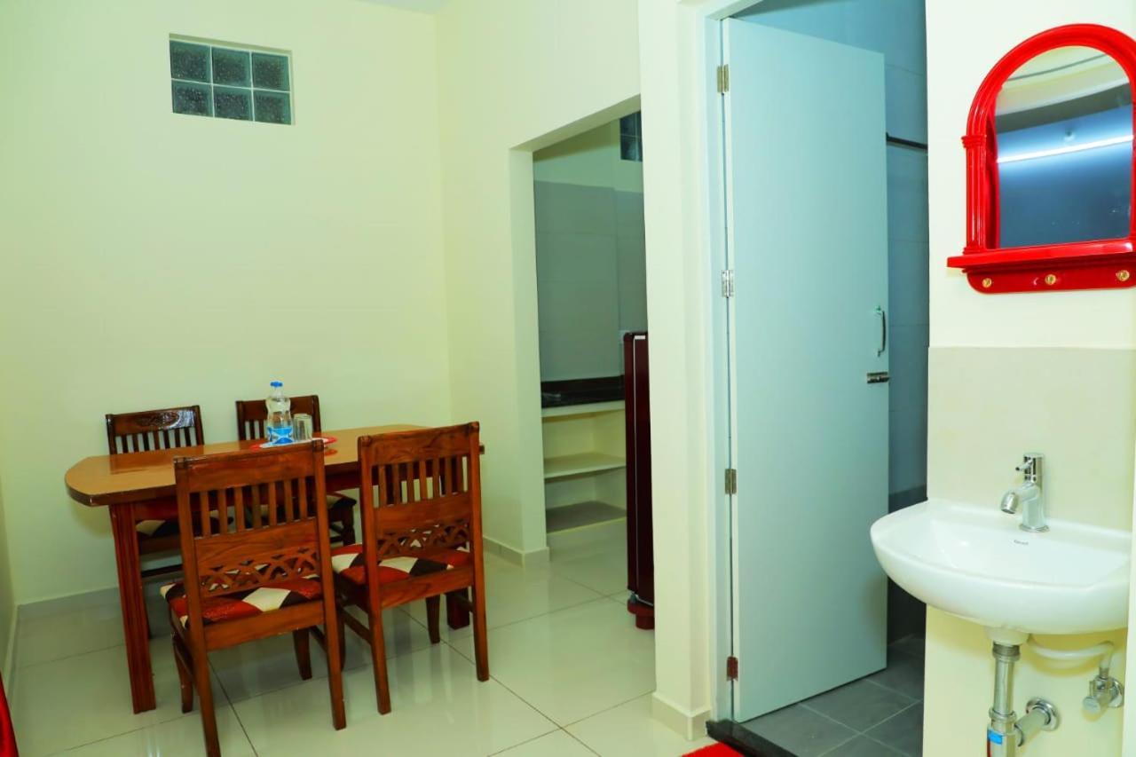 بونديتْشيري Lia'S Homestay المظهر الخارجي الصورة
